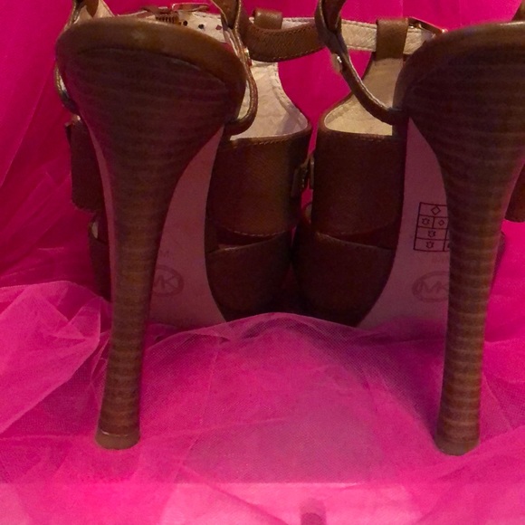 Michael Kors open toe sandals - Picture 4 of 5